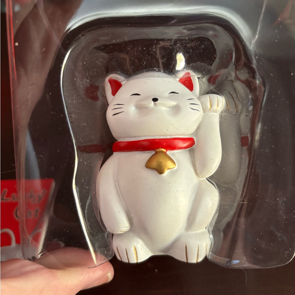 Lucky Cat figurine, book, and display - Picture 5 of 9